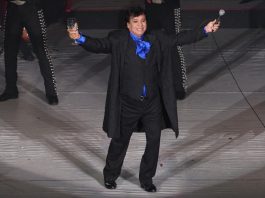 Un filme muestra imágenes inéditas del archivo de Juan Gabriel tras 10 años de su muerte El cantautor mexicano Juan Gabriel cumpliría este martes 70 años, pero mientras su familia sigue enfocada en preservar su legado musical y otros artistas celebran su vida con homenajes, sigue la controversia en torno a su muerte, sus hijos y su herencia.