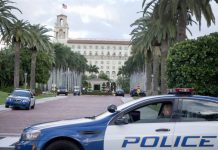 Al menos doce inmigrantes, entre ellos nueve chinos, fueron detenidos por las autoridades migratorias estadounidenses en Palm Beach, al norte de Miami, y cerca del club costero Mar-a-Lago del presidente Donald Trump