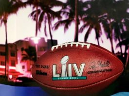 Chiefs, 49ers, Jennifer López y Shakira elevan precio de boletos hasta 7.000$ La fiebre por presenciar el partido del Super Bowl LIV que el domingo 2 de febrero van a disputar en Miami los Chiefs de Kansas City y los 49ers de San Francisco ha puesto las entradas en precios que en la reventa se acercan a los 7.000 dólares