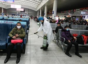 El congresista y las autoridades de salud del área de California donde se mantienen en cuarentena 195 estadounidenses evacuados de la ciudad china de Wuhan