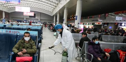 El congresista y las autoridades de salud del área de California donde se mantienen en cuarentena 195 estadounidenses evacuados de la ciudad china de Wuhan