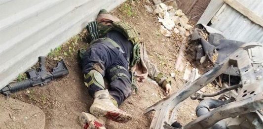 Un enfrentamiento a tiros librado este miércoles entre fuerzas de seguridad y un grupo armado que integraban presuntos narcotraficantes del Cártel del Noreste en la ciudad mexicana de Nuevo Laredo, fronteriza con Estados Unidos, fue difundido por decenas de ciudadanos