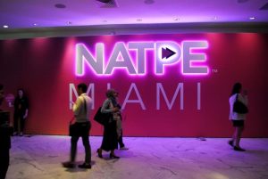 M&aacute;s de 5.000 ejecutivos y expertos de la televisi&oacute;n mundial se re&uacute;nen a partir de este martes en Miami en la convenci&oacute;n anual de la Asociaci&oacute;n Nacional de Ejecutivos de Programas de Televisi&oacute;n.