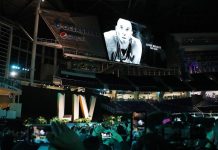 Kobe Bryant recibe homenaje de la NFL en la "Opening Night" Super Bowl LIV El deporte del fútbol americano de la NFL comenzó su tradicional semana previa al Super Bowl, este año la edición LIV, que se va a disputar en el Hard Rock Stadium de Miami, con un homenaje a la figura de Los Ángeles Lakers, Kobe Bryant