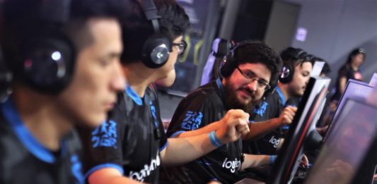 Adolfo Gracia Vázquez y Emmanuel Galicia Martínez, académicos de la Universidad Nacional Autónoma de México, dijeron este sábado que los eSports ayudan a generar hábitos saludables a través de los videojuegos.