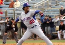 El papel de latinos y latinas en el béisbol es el motivo central de la exhibición "¡Pleibol! En los barrios y las grandes ligas"