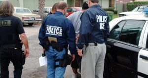 El Servicio de Inmigraci&oacute;n y Control de Aduanas anunci&oacute; este s&aacute;bado que ha demandado oficialmente informaci&oacute;n sobre varios inmigrantes indocumentados arrestados en Nueva York 