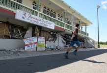 La mitad del comercio en el suroeste de Puerto Rico paralizado por los terremotos La mitad de los negocios en el suroeste de Puerto Rico, principal área afectada por la cadena de sismos, están a punto de cerrar o ya lo han hecho
