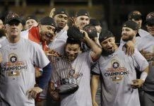 El ayuntamiento de Los Angeles aprobó este martes por unanimidad una resolución instando a las Grandes Ligas de Béisbol a despojar a los Astros de Houston y los Medias Rojas de Boston de los títulos de las Series Mundiales