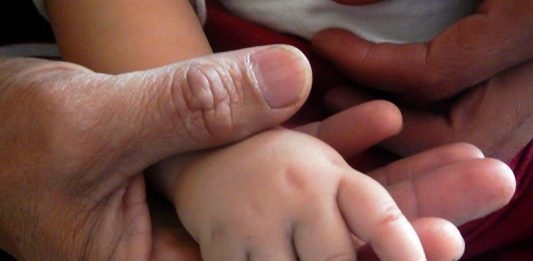 "en el tema de adopciones no existe discriminación de ningún tipo, por raza, género, si son familias homoparentales, solteros, heterosexuales, homosexuales"
