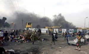 La embajada de Estados Unidos en Irak inst&oacute; a salir inmediatamente del pa&iacute;s a los estadounidenses y recomienda que lo hagan preferiblemente por avi&oacute;n