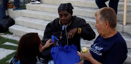Elmer Román, rechazó este lunes que se valore una evacuación a otras áreas de la isla a los cerca de 5.000 refugiados consecuencia de los temblores sísmicos