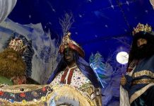 México vive debate sobre uso de globos como vía de contacto con Reyes Magos En México, el debate sobre el uso de globos de látex como vía de contacto entre los niños y los Reyes Magos ha enfrentado al Gobierno con los fabricantes