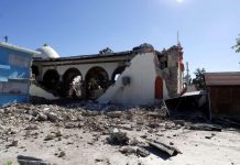Puerto Rico espera ayuda federal tras firmar Trump la declaración de emergencia Puerto Rico espera la llegada de ayuda federal después de que el presidente Donald Trump firmara la solicitud del Gobierno del territorio caribeño de Declaración de Emergencia para la isla