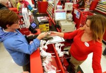 Las autoridades de Nueva York aprobaron este jueves una norma que obligará a todos los establecimientos de la ciudad a aceptar pagos en metálico, un nuevo golpe a la moda de los negocios "cashless" (sin efectivo).