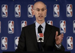 Adam Silver, comisionado de la NBA, estim&oacute; que la liga perder&aacute; cientos de millones en ingresos por no tener conexi&oacute;n con el gobierno chino
