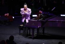 Las cantantes Beyoncé, Alicia Keys y Christina Aguilera rindieron tributo musical al fallecido atleta y empresario estadounidense Kobe Bryant y a su hija Gianna