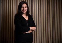 Anne Hidalgo está exultante y no lo disimula. Dada por "muerta" políticamente hace solo meses, la alcaldesa de París es la gran favorita para renovar su cargo en las municipales de marzo