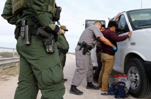 El condado Harris, el más grande de Texas y donde se asienta la ciudad de Houston, pondrá en marcha un fondo de defensa legal para inmigrantes indocumentados detenidos