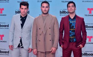 La banda mexicana Reik, una de las de más renombre en el país, se unió al puertorriqueño Farruko y al colombiano Camilo para crear su nuevo sencillo "Si me dices sí"