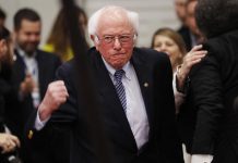 Sanders vence en Nuevo Hampshire, pero todavía no convence como favorito El izquierdista Bernie Sanders obtuvo este martes en Nuevo Hampshire su primera victoria en las primarias para la candidatura demócrata a la Casa Blanca