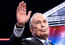 La campaña del exalcalde de Nueva York Michael Bloomberg endureció este lunes sus ataques contra Bernie Sanders tras la victoria de este en los caucus demócratas de Nevada