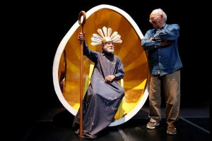 El director español Carlos Saura afirmó este lunes en la ciudad mexicana de Guadalajara que su película "El rey de todo el mundo" ha retrasado un poco su proceso de postproducción