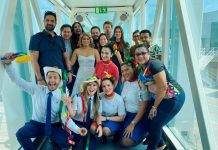 El Carnaval de Barranquilla llega a las alturas A 11.300 metros de altura... un estallido de música y color currambero, porque como "quien lo vive es quien lo goza", se prendió el carnaval en La Arenosa.