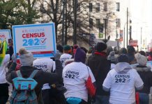 Censo señala que no puede haber un conteo "completo sin la comunidad latina" Desde el 8 de abril comenzará el envío de los cuestionarios en papel para los hogares que no hayan participado y ya en mayo se desplazarán personas para contactar hasta el 31 de julio a quienes falten por ser contados.