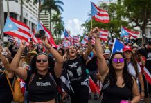 Manifestantes en Puerto Rico piden dimisión de la gobernadora Wanda Vázquez Los asistentes protestaron por la gestión llevada a cabo por el gobierno de Vázquez de la emergencia producida por los sismos que han afectado este mes la zona sur de la isla.