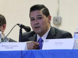 Carranza, ha propuesto la retirada de este requisito para favorecer la entrada de un mayor número de estudiantes negros y latinoamericanos.