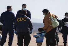 Los síntomas de la enfermedad por coronavirus, denominado COVID-19, varían desde tos leve o secreción nasal hasta neumonía grave y dificultad para respirar.