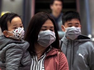 Estados Unidos detect&oacute; el primer caso de coronavirus en una persona que no ha viajado recientemente, un indicio de que el virus puede estar propag&aacute;ndose de manera local.
