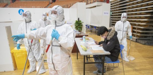 Las muertes por el coronavirus en la provincia de Hubei, foco de la epidemia que tiene en jaque a China, aumentaron en las últimas 24 horas en 139