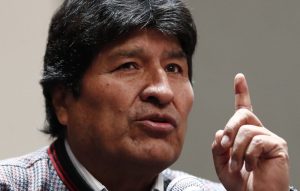 El expresidente boliviano Evo Morales parti&oacute; en la madrugada de este lunes desde Buenos Aires rumbo a Cuba, inform&oacute; el jefe de Estado argentino, Alberto Fern&aacute;ndez.