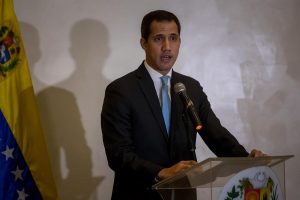 El l&iacute;der opositor venezolano Juan Guaid&oacute; calific&oacute; este s&aacute;bado como "propaganda" la demanda contra Estados Unidos por delitos de esa humanidad