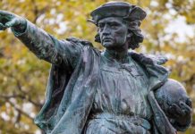 La decisión de las Escuelas Públicas de Chicago de celebrar el 12 de octubre como Día de los Pueblos Indígenas, en lugar de Día de Colón, ha provocado controversia por un supuesto ataque contra la comunidad italiana.
