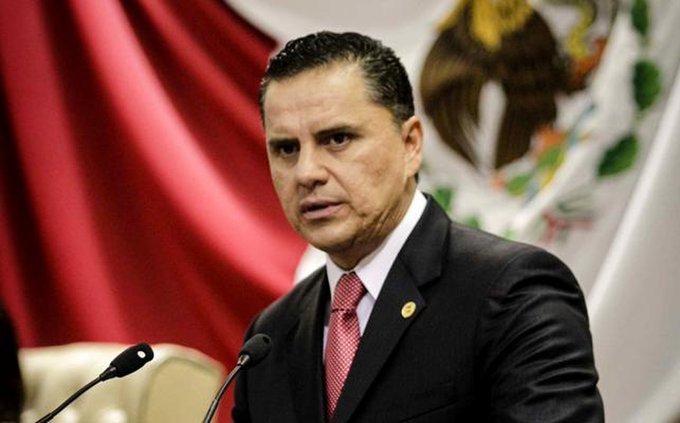 Pompeo agregó que, aparte del exgobernador, también se prohíbe la entrada en el país de miembros directos de su familia, como su esposa, Ana Lilia López Torres; su hija, Lidy Alejandra, y su hijo, Pablo Roberto.