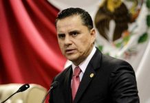 Pompeo agregó que, aparte del exgobernador, también se prohíbe la entrada en el país de miembros directos de su familia, como su esposa, Ana Lilia López Torres; su hija, Lidy Alejandra, y su hijo, Pablo Roberto.