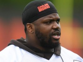 El tackle ofensivo de la NFL, Greg Robinson, fue detenido el miércoles en una cárcel del estado de Texas por un cargo pendiente de distribución de drogas