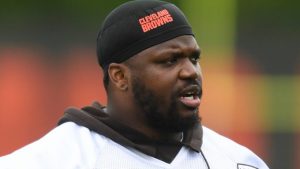 El tackle ofensivo de la NFL, Greg Robinson, fue detenido el mi&eacute;rcoles en una c&aacute;rcel del estado de Texas por un cargo pendiente de distribuci&oacute;n de drogas