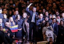Trump es aun la gran incógnita del día grande de Guaidó en Miami Las extremas medidas de seguridad que rodean el lugar donde se celebrará el acto de Guaidó, han hecho especular con la posibilidad de que Trump se presente.