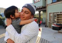 Las dos guatemaltecas, que están solicitando asilo político, fueron detenidas ese día. El niño pasó a custodia de la Oficina de Reubicación de Refugiados (ORR).