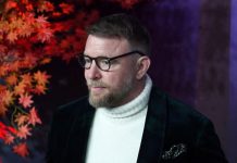 Guy Ritchie narra los problemas de un gánster en retirada en "The Gentlemen"