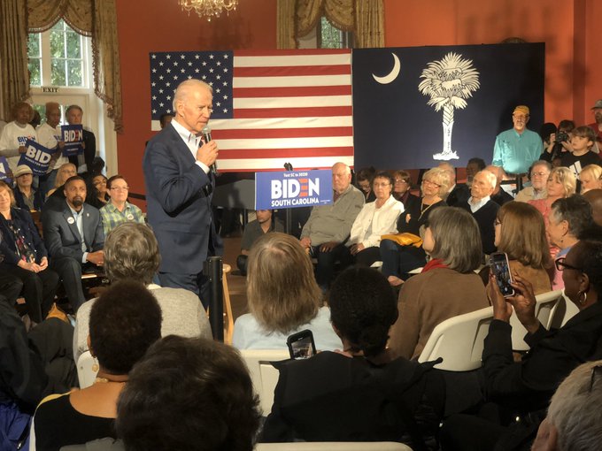 Biden obtuvo un 33,8 % frente a un 24,9 de Bloomberg en la encuesta de St. Pete Polls, que en dos ocasiones anteriores había liderado el neoyorquino.
