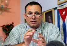 El juicio al opositor cubano José Daniel Ferrer, preso desde hace más de cuatro meses por supuestamente atacar a otro hombre, comenzó este miércoles a puerta cerrada