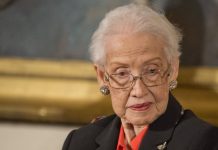 Johnson falleció este lunes a los 101 años.