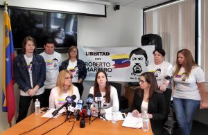 La familia del jefe de gabinete de Juan Guaid&oacute;, Roberto Marrero, exigi&oacute; este viernes en Miami la liberaci&oacute;n "inmediata" del opositor venezolano, cuya detenci&oacute;n hace casi un a&ntilde;o ha sido catalogada oficialmente como "arbitraria"