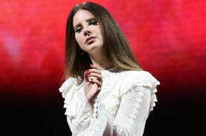 La cantante Lana del Rey cancel&oacute; este jueves su gira por Europa a causa de una enfermedad por la que ha "perdido completamente su voz"
