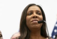 La fiscal general de Nueva York, Letitia James, anunció este jueves la presentación de 107 cargos contra cinco integrantes de una red de tráfico de armas de fuego en el distrito de El Bronx, que incluyó armas de asalto y municiones.